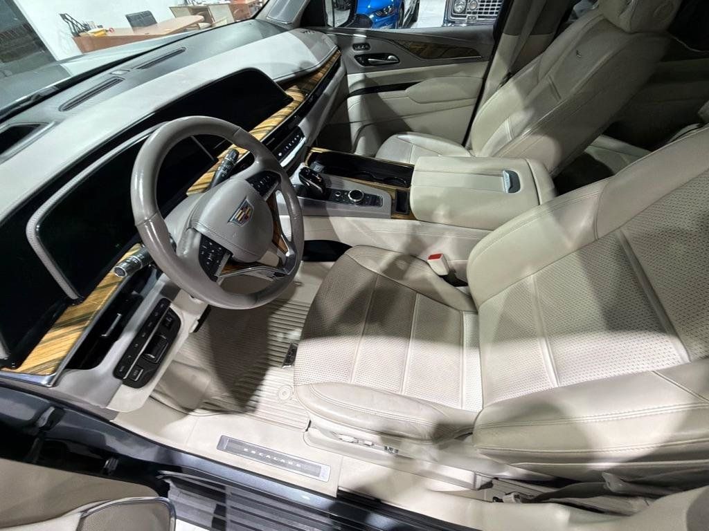 Used 2021 Cadillac Escalade Premium Luxury Platinum AWD/4WD image 19