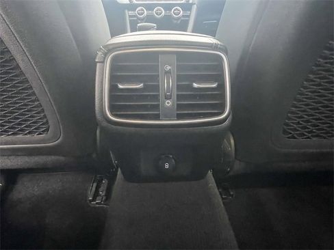 Used 2023 Genesis G70 2.0T image 10