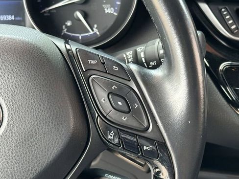 Used 2018 Toyota C-HR XLE FWD image 15