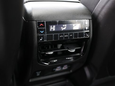 Used 2023 Jeep Grand Cherokee L Overland image 27