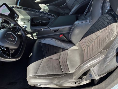 Used 2022 Chevrolet Corvette Stingray Preferred Cpe w/ Z51 Performance Package image 18