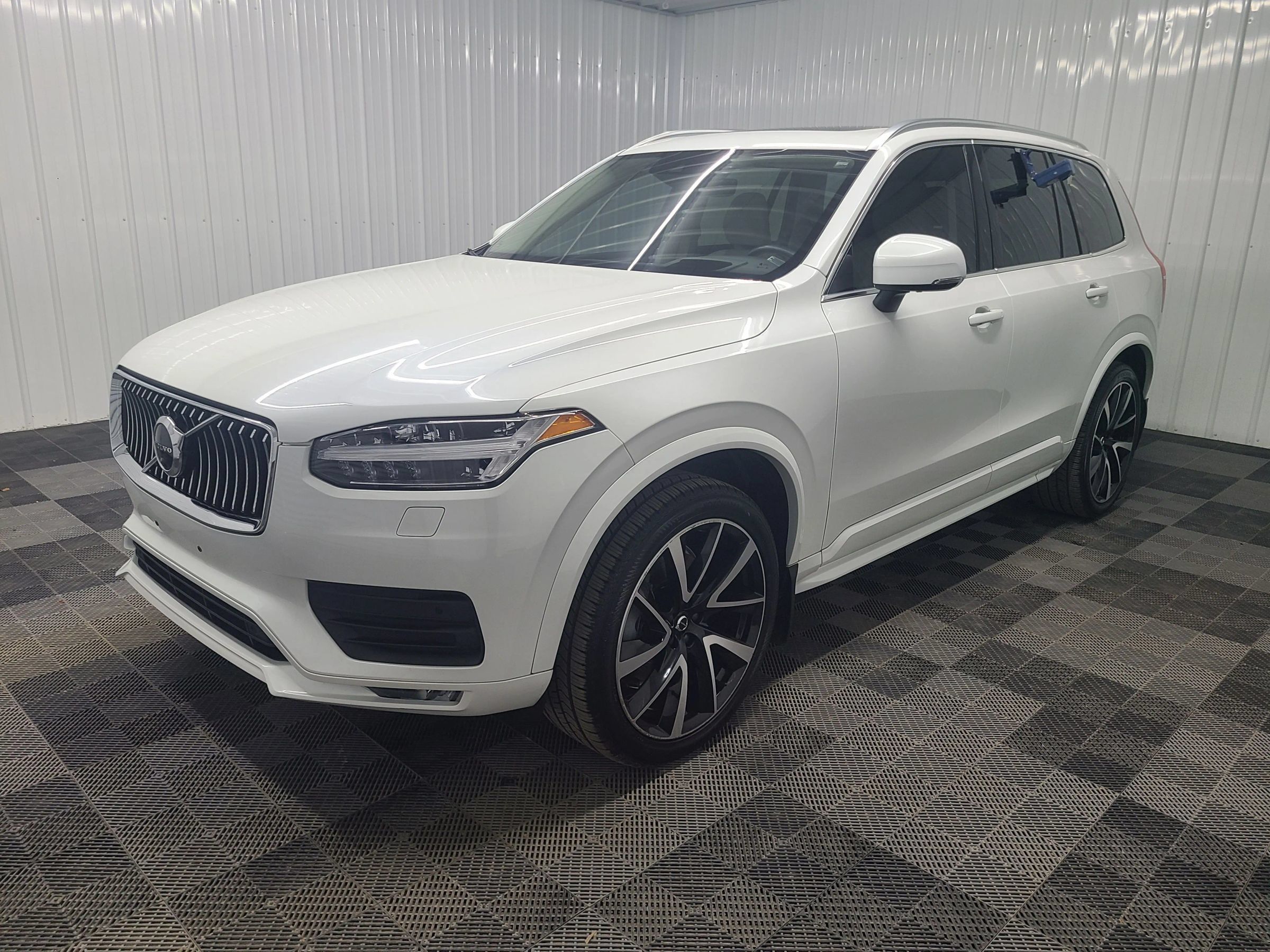 Used 2020 Volvo XC90 T6 Momentum AWD/4WD image 7