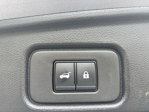 Used 2025 Nissan Pathfinder SV AWD/4WD image 36