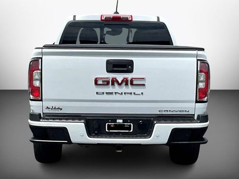 Used 2022 GMC Canyon Denali image 4