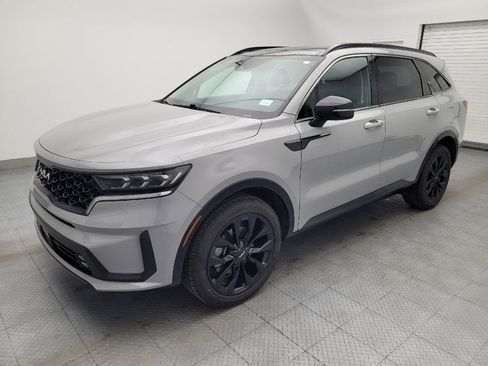 Used 2022 Kia Sorento SX image 2