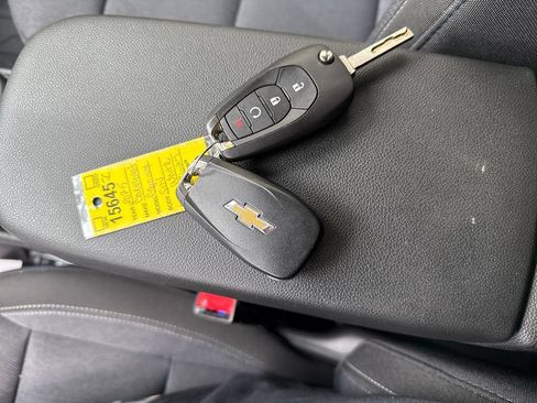 Used 2025 Chevrolet Trax LS w/ LS Convenience Package FWD image 31