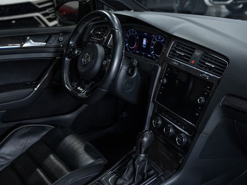 Used 2019 Volkswagen Golf R 4-Door image 60