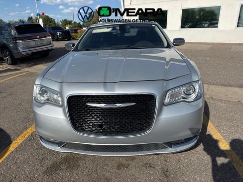 Used 2020 Chrysler 300 Limited AWD/4WD image 3