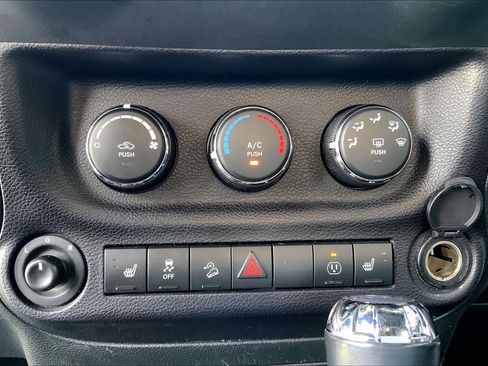 Used 2018 Jeep Wrangler Sport AWD/4WD image 34