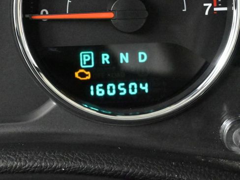 Used 2013 Jeep Wrangler Unlimited Sahara w/ Connectivity Group image 32