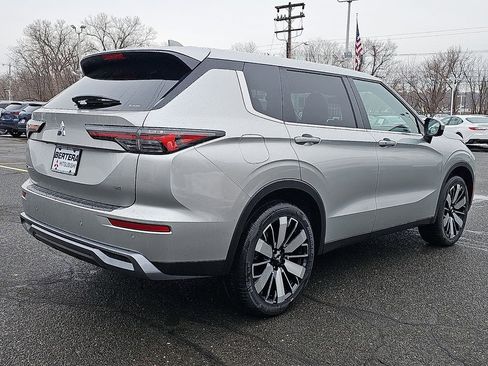 New 2026 Mitsubishi Outlander SE image 4