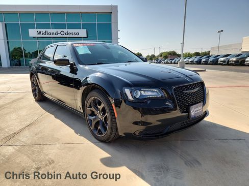Used 2022 Chrysler 300 Touring w/ Sport Appearance Package RWD image 1