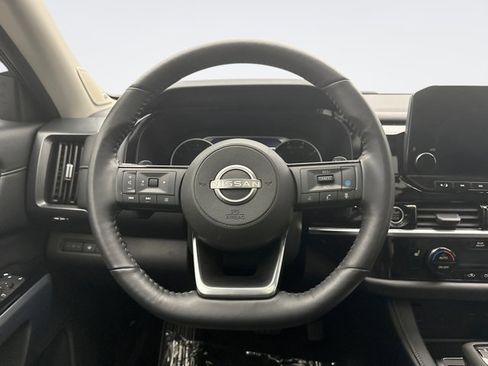 Used 2023 Nissan Pathfinder SL w/ SL Premium Package AWD/4WD image 12