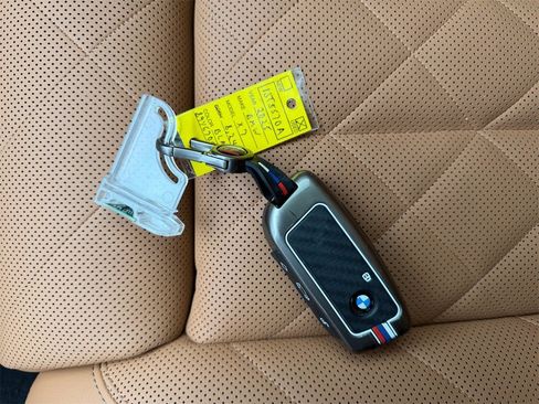 Used 2025 BMW X7 xDrive40i w/ M Sport Package image 33