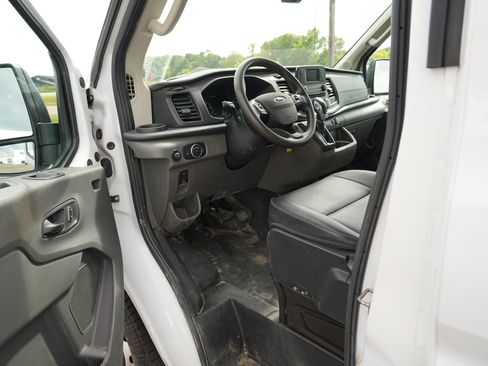 Used 2023 Ford Transit 250 Medium Roof RWD image 15