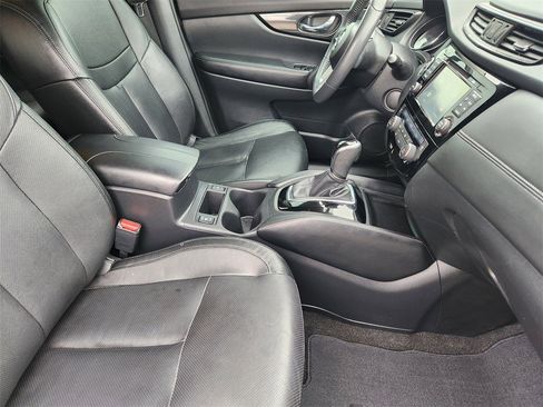 Used 2017 Nissan Rogue SL w/ SL Premium Package image 13