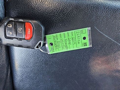 Used 2019 Jeep Wrangler Unlimited Rubicon AWD/4WD image 30