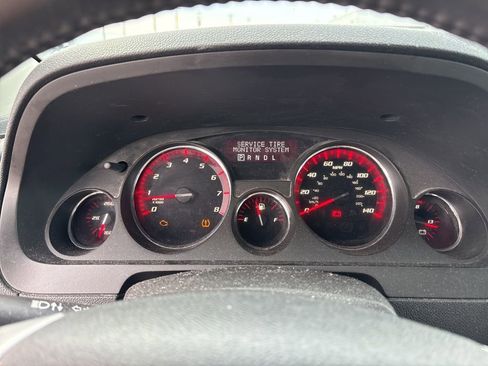 Used 2010 GMC Acadia SLE image 29