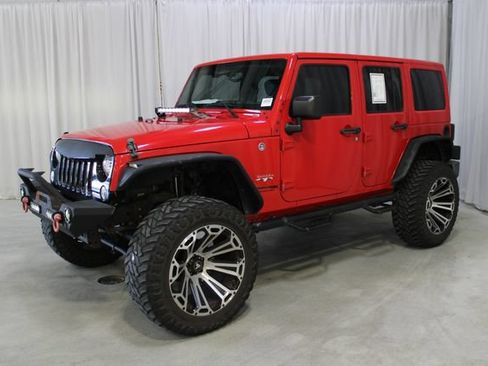 Used 2018 Jeep Wrangler Unlimited Sahara AWD/4WD image 26