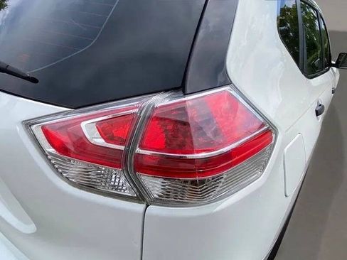 Used 2016 Nissan Rogue S AWD/4WD image 13