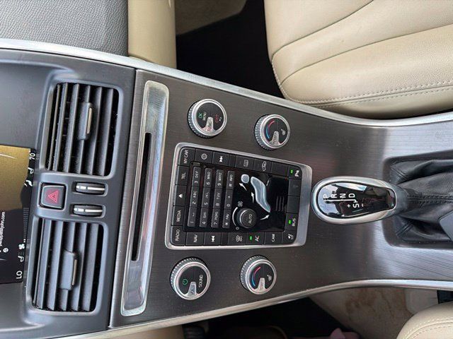 Used 2015 Volvo XC60 T6 AWD/4WD image 23