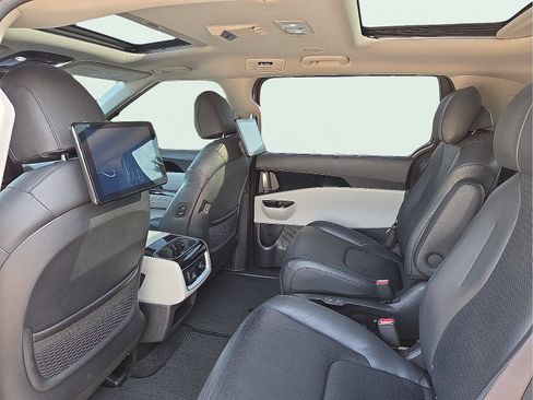 Used 2022 Kia Carnival SX Prestige FWD image 10
