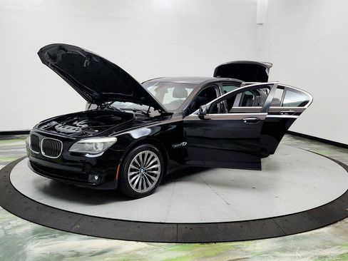 Used 2012 BMW 740i RWD image 9