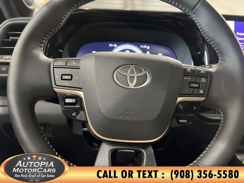 Used 2025 Toyota Crown Signia Limited image 28