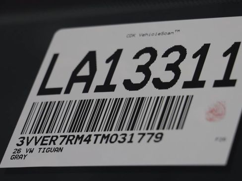 Used 2026 Volkswagen Tiguan SE AWD/4WD image 24