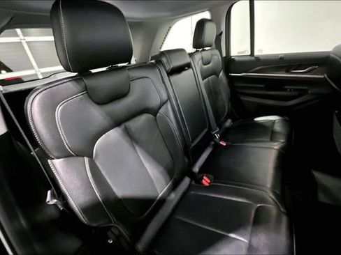 Used 2023 Jeep Grand Cherokee Limited w/ Luxury Tech Group II image 26