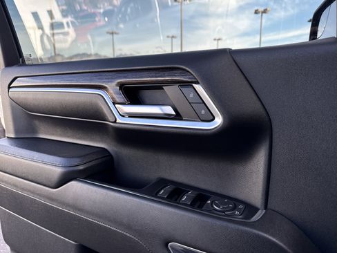 Used 2024 GMC Sierra 1500 Elevation w/ LPO, Elevation Black Package image 14