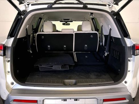 Used 2022 Nissan Pathfinder SL w/ SL Black Package image 68