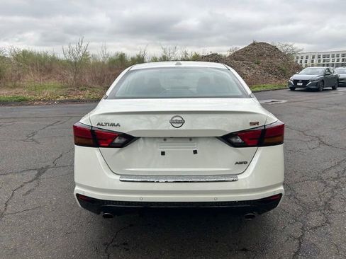 Certified 2023 Nissan Altima 2.5 SR w/ SR Premium Package AWD/4WD image 5