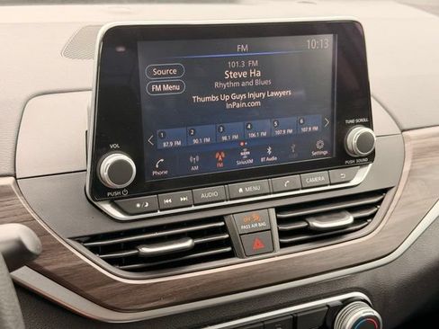 Used 2025 Nissan Altima 2.5 SV FWD image 29