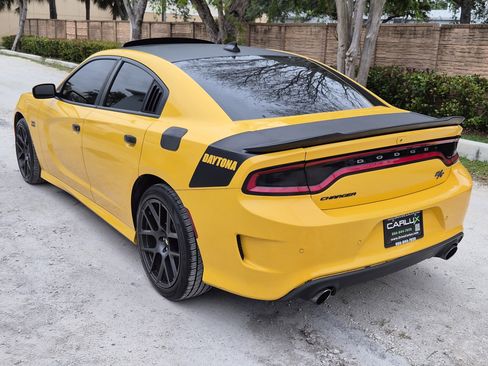 Used 2017 Dodge Charger R/T image 6