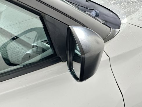 Used 2021 Nissan Kicks S FWD image 10