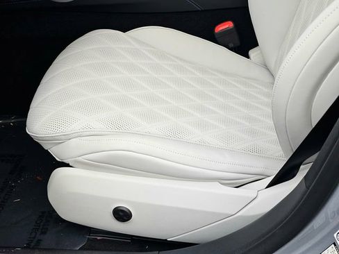 New 2026 Mercedes-Benz E 350 4MATIC Sedan image 18