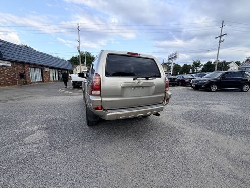 Used 2004 Toyota 4Runner SR5 AWD/4WD image 27