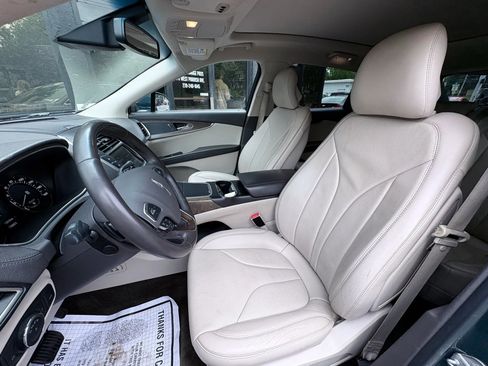 Used 2016 Lincoln MKX Reserve w/ Technology Package AWD/4WD image 13