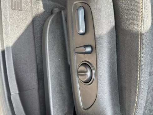 Used 2024 Chevrolet Equinox LT FWD image 13
