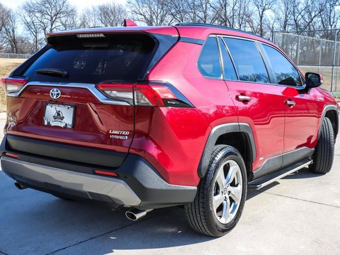 Used 2020 Toyota RAV4 Limited image 19