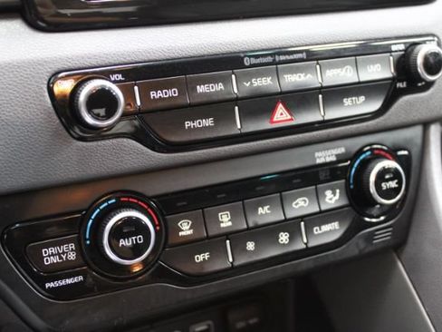 Used 2019 Kia Niro LX FWD image 20