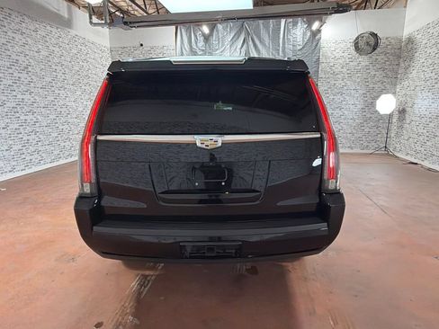 Used 2020 Cadillac Escalade ESV Luxury AWD/4WD image 6
