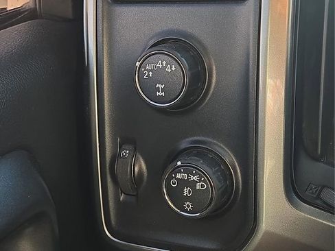 Used 2018 Chevrolet Silverado 1500 LT w/ Texas Edition image 26