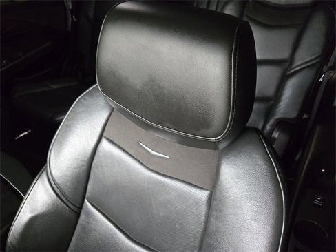 Used 2017 Cadillac Escalade Luxury image 25