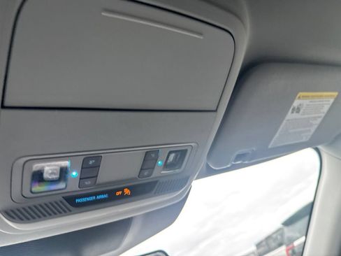 Used 2020 Ford Explorer XLT w/ Equipment Group 202A RWD image 30