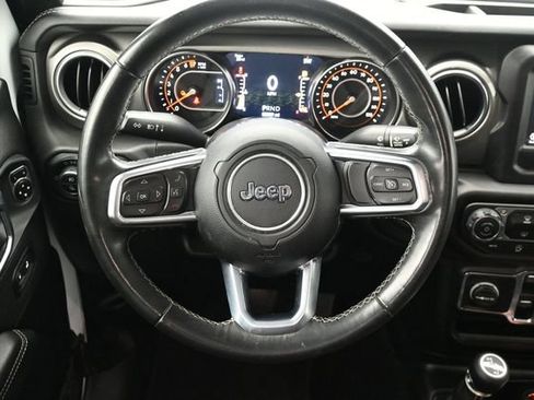 Used 2020 Jeep Gladiator Overland AWD/4WD image 24