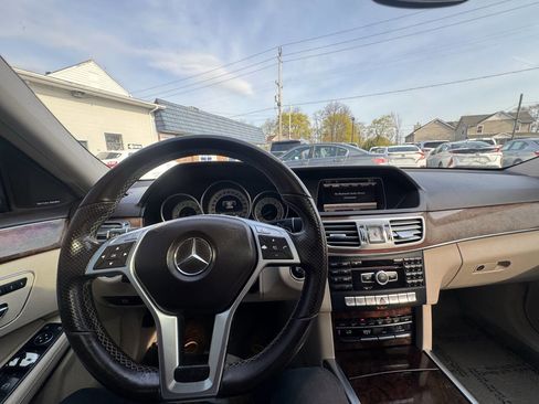 Used 2014 Mercedes-Benz E 350 4MATIC Sedan image 25