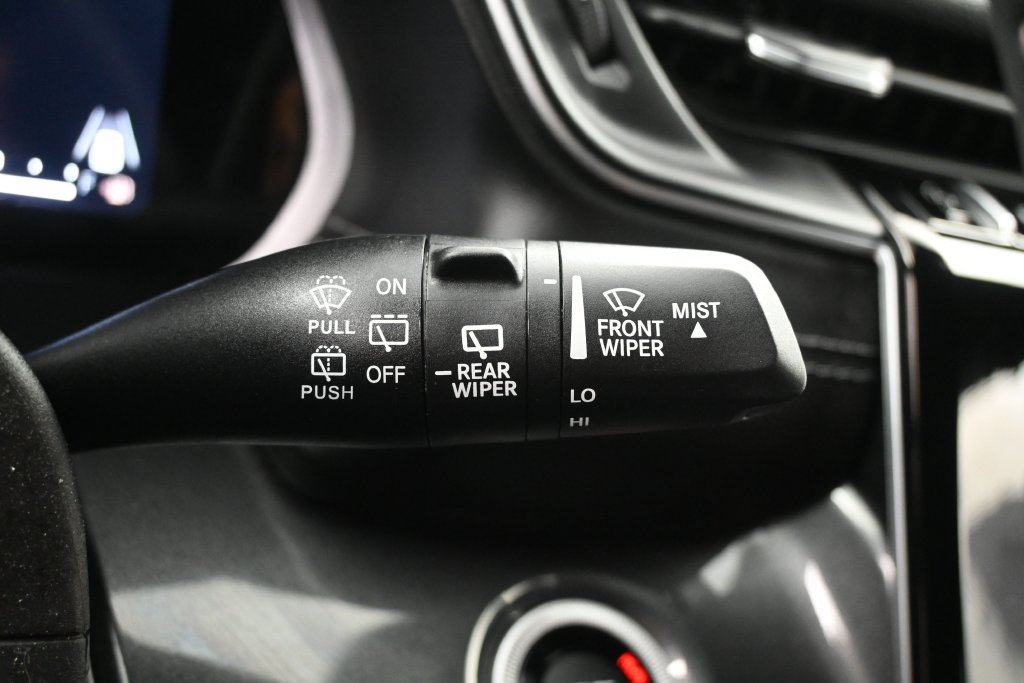 Used 2023 Jeep Grand Cherokee Altitude AWD/4WD image 19