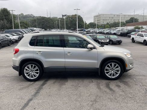 Used 2011 Volkswagen Tiguan S AWD/4WD image 7